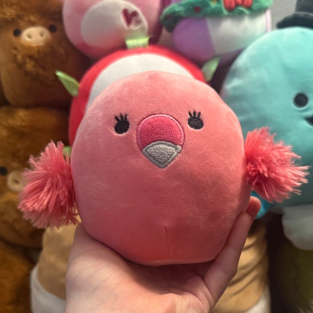 Adorable Perfect condition Flamingo 4.5” Squishmallow
